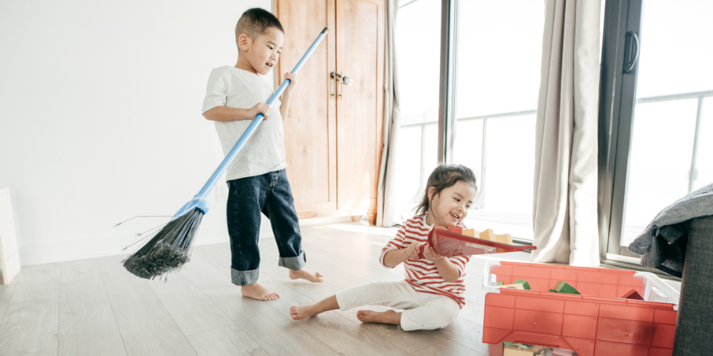 8 Realistic Tips to Keep a Clean House with Kids + Pets